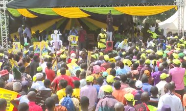 Ruto Angrily Tells Off Youth Disrupting Him During Rally [VIDEO]