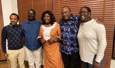 Details Of Uhuru's Night Meeting With Raila In Karen [PHOTOS]