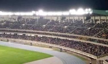 Crowd Forces Way Into Kasarani Stadium As Police Issue Advisory