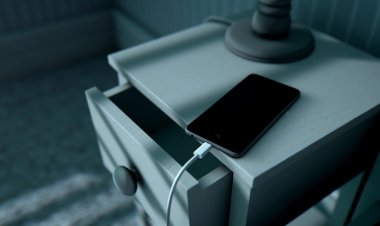 Explained: Does Charging Your Phone Overnight Reduce Battery Life?