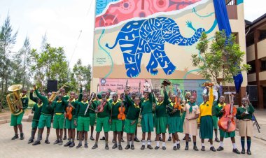Italy Reveals Huge Painting At Kenyan Primary School