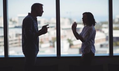 Police Officer Shoots Bartender Fighting Govt Officer In Love Triangle