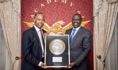 Ruto Joins Obama, Oprah Winfrey, Mandela After Bagging Award In US