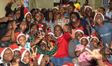 Uhuru Surprises Children With Gifts Days To Christmas [PHOTOS]