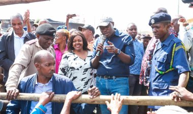 Sakaja Donates Ksh2.4M To Gikomba Traders After Fire Outbreak