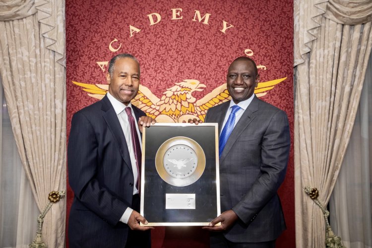 Ruto Joins Obama, Oprah Winfrey, Mandela After Bagging Award In US