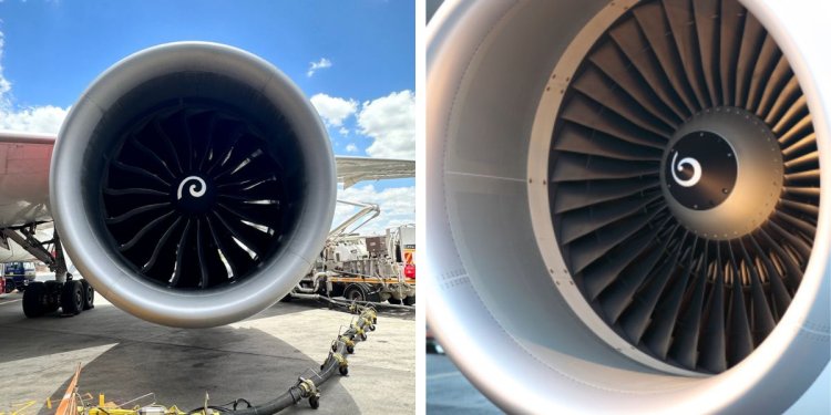 What The White Markings At The Centre Of Aircraft Engines Do