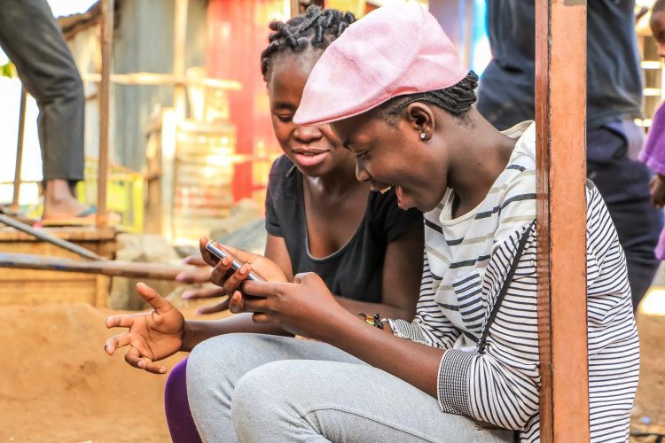 Kenyan App That Earns You Money, Gives News Before Unlocking Your Phone