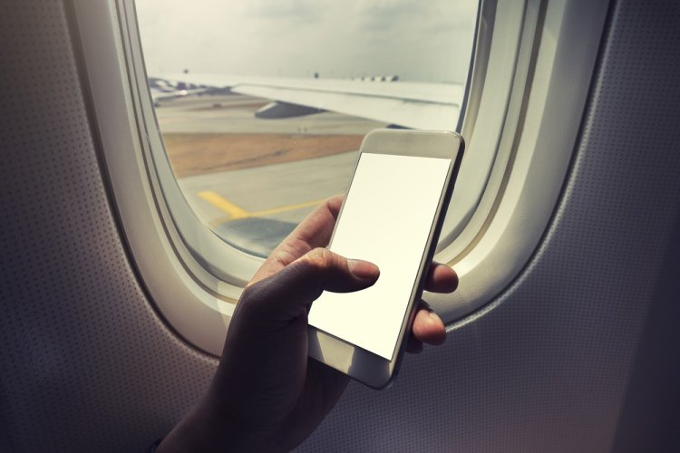 3 Reasons You Should Use Airplane Mode During Flight