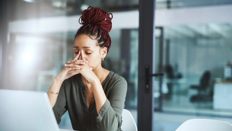 Toxic Workplace: 15 Signs It's Time To Quit Your Job, According To ChatGPT