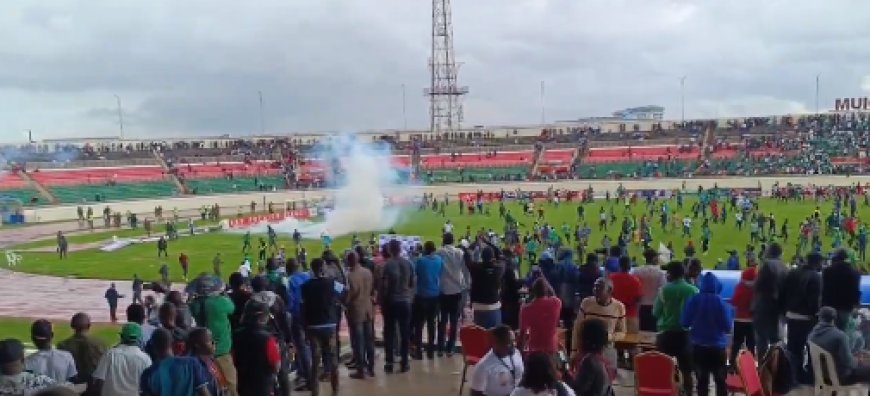 Police Teargas Fans At Nyayo Stadium After Mashemeji Derby