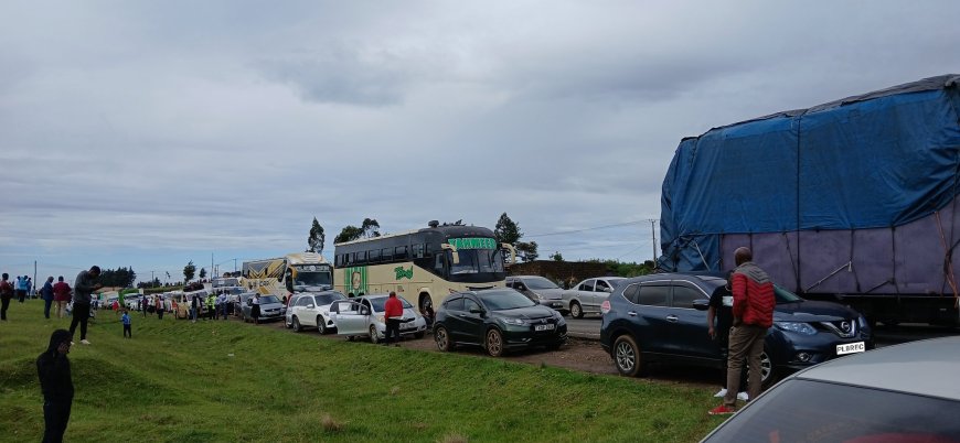 KeNHA Responds To Hundreds Stranded On Nairobi-Nakuru Highway With 3 Alternative Routes