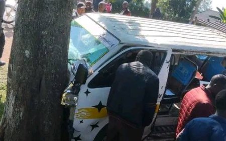 Matatu Crashes After Traffic Cop Demanding Bribe Jumps In & Strangles Driver