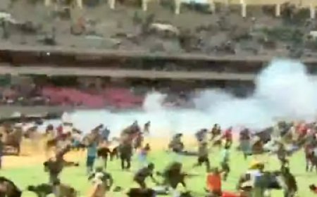 Gunshots, Teargas At Kasarani Stadium During Raila Odinga Body Viewing