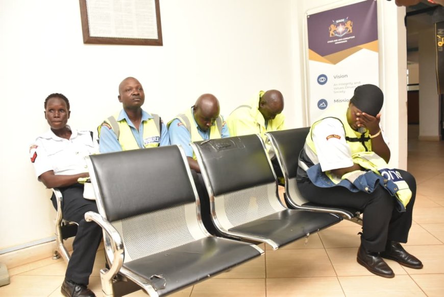 5 Traffic Police Officers Busted Collecting Bribes From Motorists