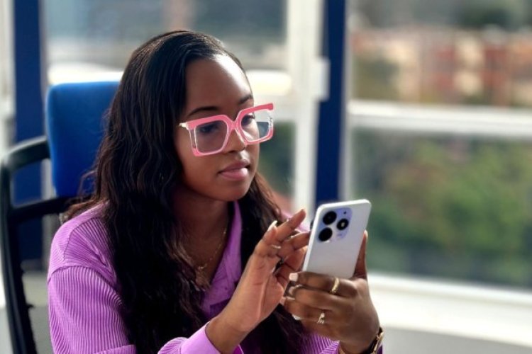 According to Azziad Nasenya, when did she narrate her harrowing experience with cyberbullying and contemplating suicide?